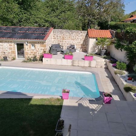 La Salamandre Vic-le-Comte Exterior foto