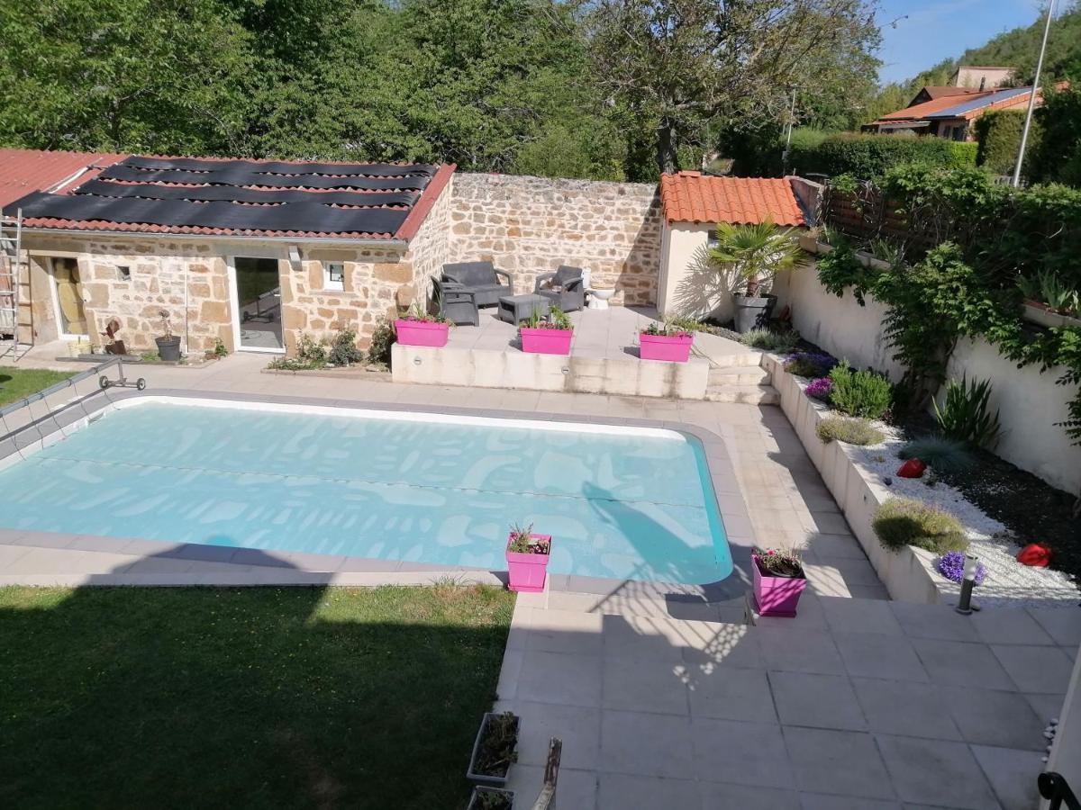 La Salamandre Vic-le-Comte Exterior foto